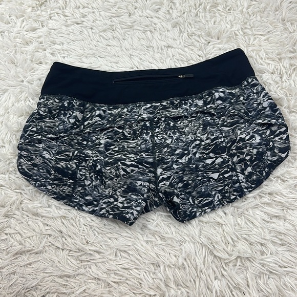 Lululemon Speed Up Short 2.5" Liquid Platinum Alpine White Multi / Black - Picture 4 of 5